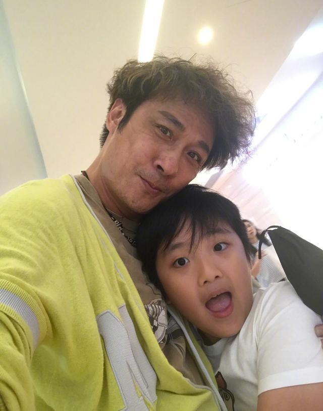 吴费曼|吴镇宇儿子追星失败8天后，周杰伦终于回应安慰别心碎，为费曼加油