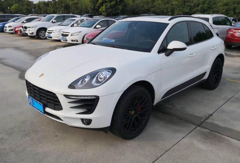 男子租车后退不了押金 每天开600公里 违章十余次 腾讯新闻