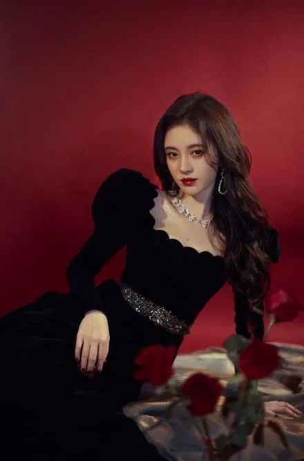 鞠婧祎|这么玻璃心，还挺败路人缘的