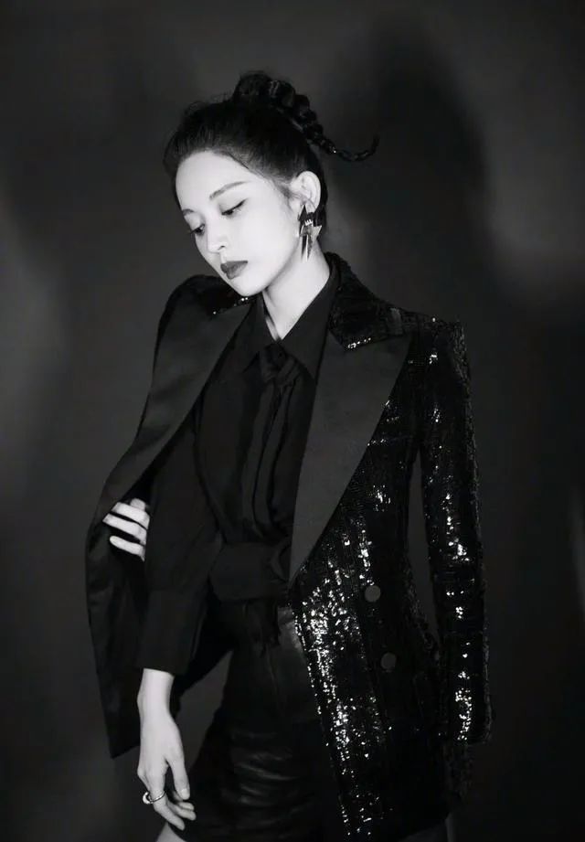 鞠婧祎|这么玻璃心，还挺败路人缘的