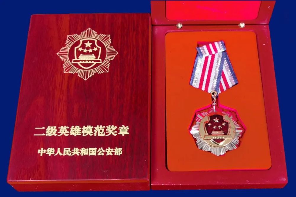 10月30日新闻|45路,49路公交车免费乘坐|秦皇岛启动重污染橙色 预警