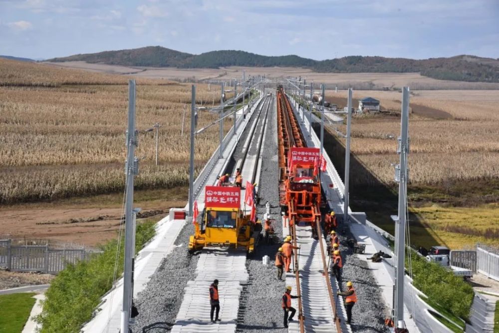 牡佳高铁已铺设至鸡西西站全线告捷在望