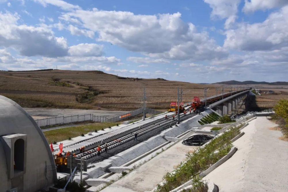 牡佳高铁已铺设至鸡西西站全线告捷在望