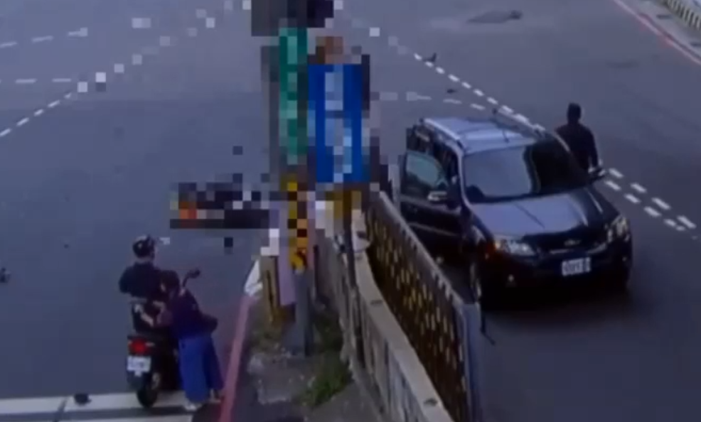 蔡亚臻|37岁女星车祸枉死，等红灯被后方车辆卷入车底，现场画面曝光