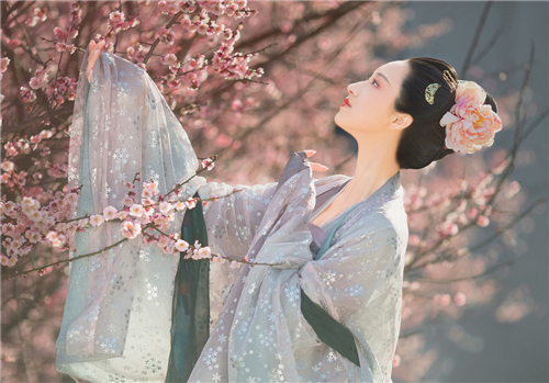 李煜|李煜最香艳的一首诗，描写女子最美的部位，最后两句尤其肉麻