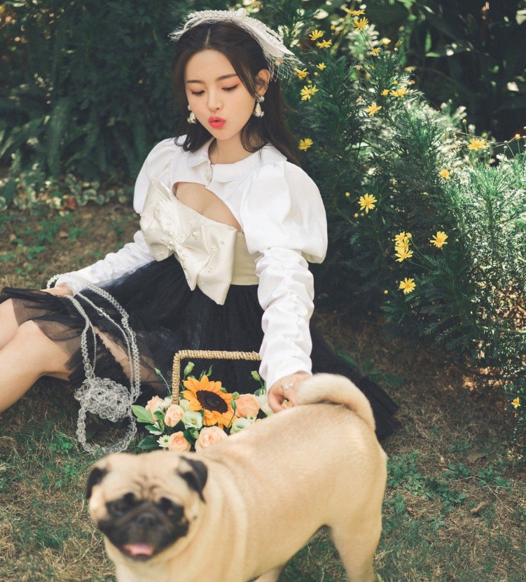 杨超越|杨超越又一档新综艺官宣，六位明星搭档合作，嘉宾阵容太强大了！