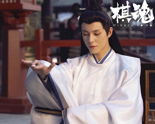 毕竟褚嬴只是一缕魂神,常年依附在棋盘里,他总有离开的那天.