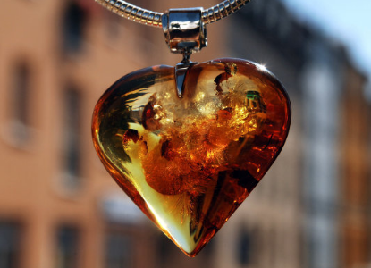 心理学:四个琥珀,选一个最美的,测你最近是否会交好运