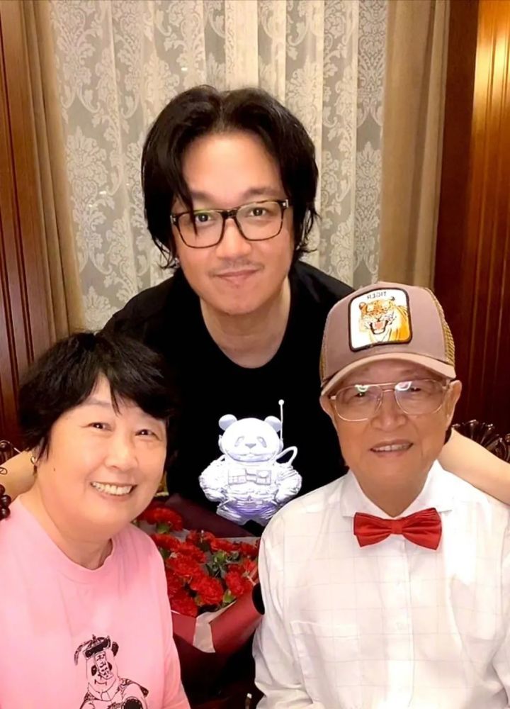 潘粤明|他是潘粤明父亲，以明星儿子为傲，与孙子8年未见患脑梗晚年凄凉