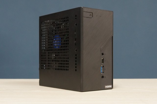 华擎 deskmini 系列产品凭借着不到 2升的体积比较