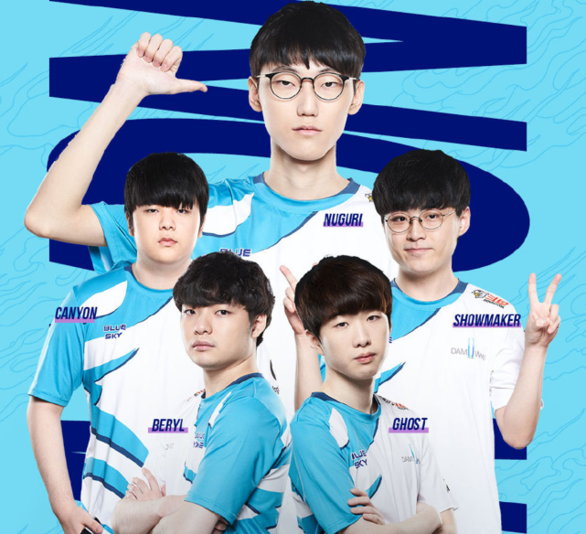 dwg背后励志故事:全员挤一个房间 上单牛宝因为太高睡地板!