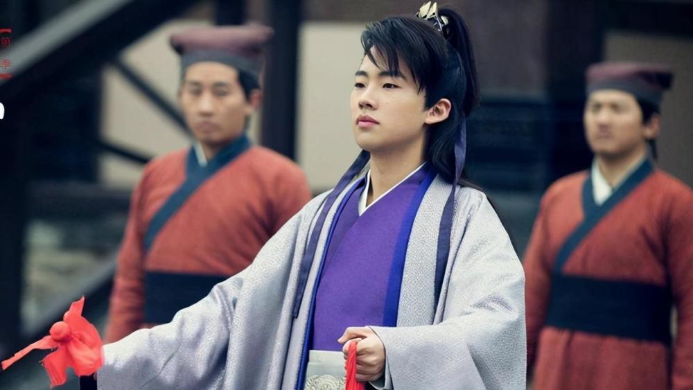 张云雷|张云雷热度呈断层式第一！郭麒麟位居第二，德云社十月热度榜出炉