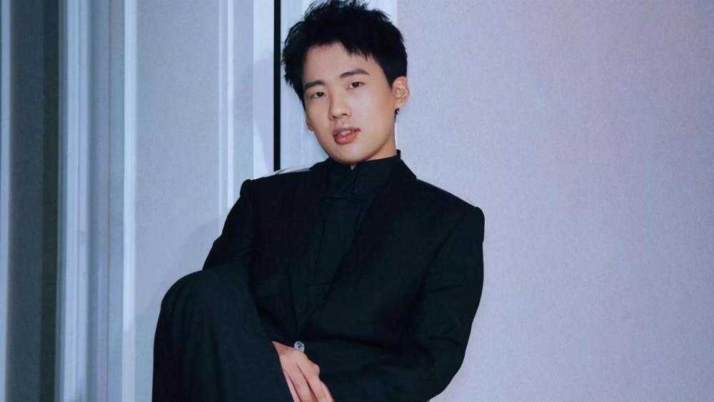 张云雷|张云雷热度呈断层式第一！郭麒麟位居第二，德云社十月热度榜出炉