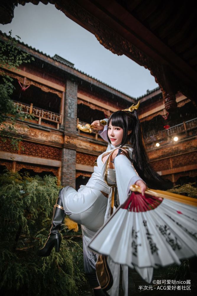 王者荣耀上官婉儿cos:舞文弄墨非我意