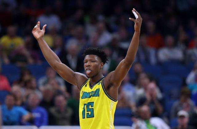 发展联盟一阵,季后赛0出场的卡考克,湖人新赛季会用吗?