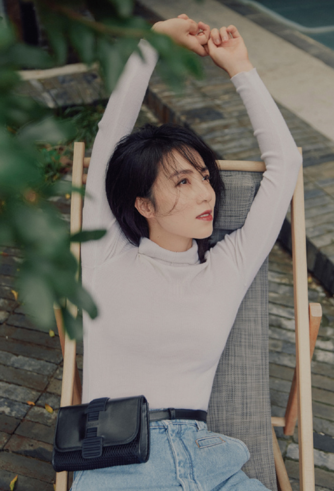 黄磊|孙莉深夜上线发文“我必须撒把狗粮”，看到黄磊宠妻做法，感动哭了