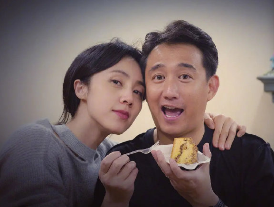 黄磊|孙莉深夜上线发文“我必须撒把狗粮”，看到黄磊宠妻做法，感动哭了