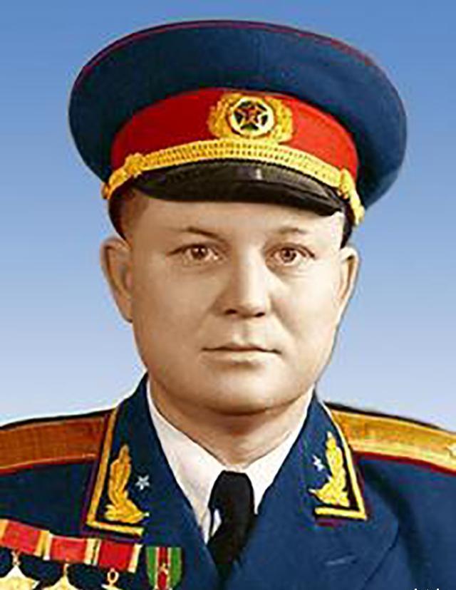 两开国少将携7万人叛逃苏联!苏联解体后3万人涌入边境归国被拒