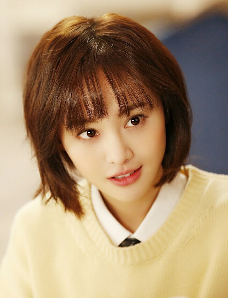 郑爽|郑爽自拍显老憔悴？首现身直播被偷拍长这样 网友：美回楚雨荨