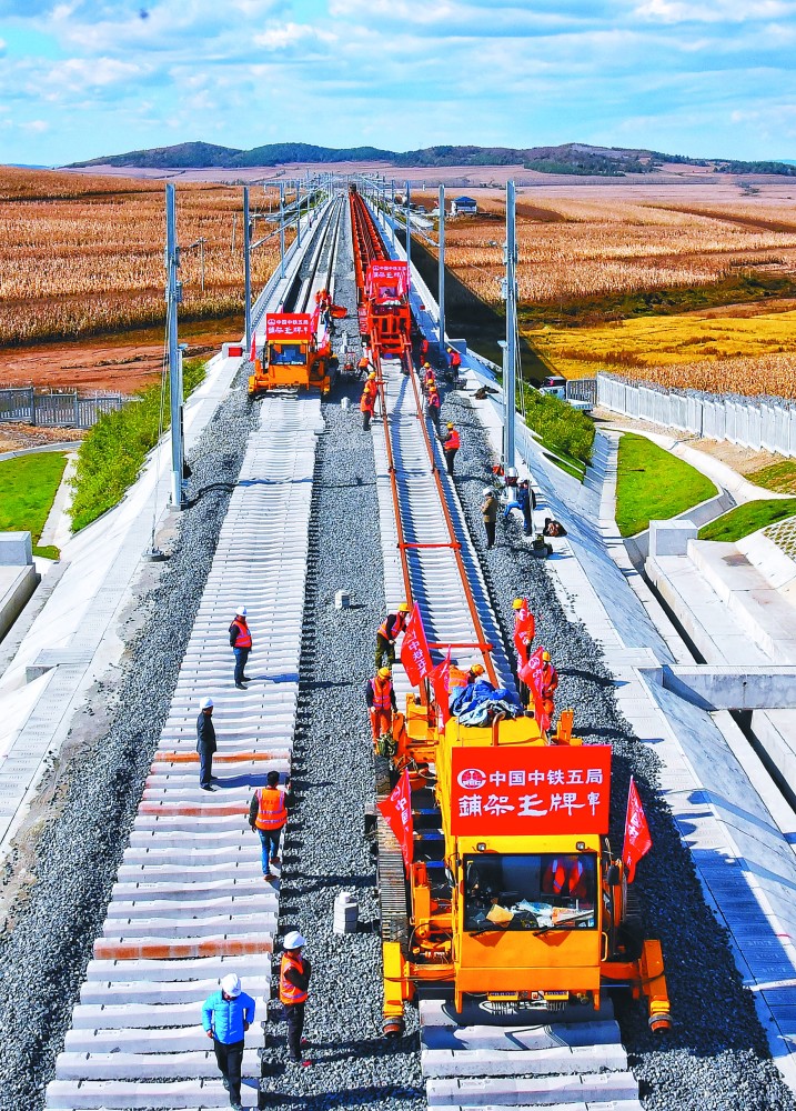 牡佳客专牡丹江段轨道铺设基本完成