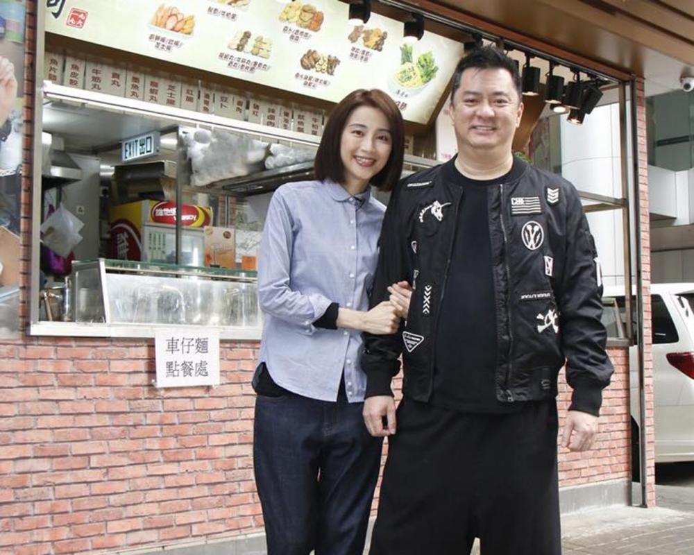 谭小环于2007年与圈外人蔡强荣结婚: 虽然丈夫被拍下疑似出轨照,又曾