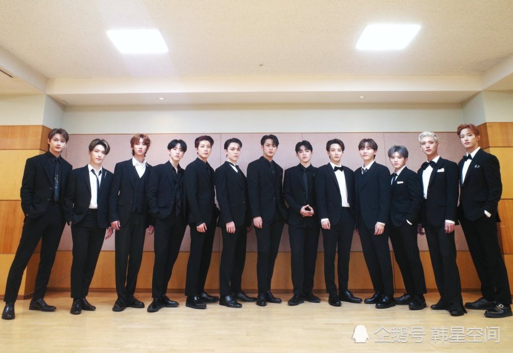 韩流男团seventeen举办纪念semicolon粉丝活动