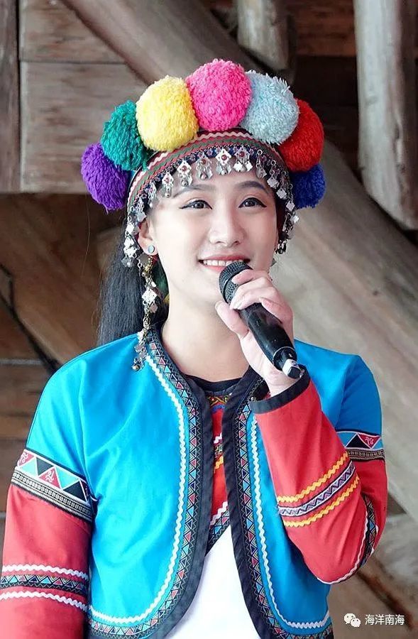 阿里山的姑娘美如水阿里山的茶园宛如画