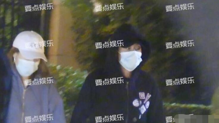 张一山|两月换三个女友？张一山分手后新恋情曝光，与神秘美女十指紧扣