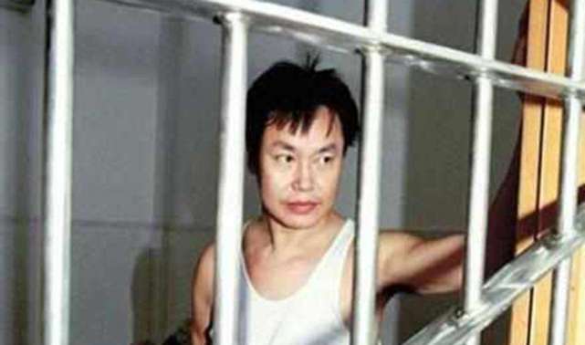 崩牙驹:比张子强还厉害的人物,今出狱8年成为了企业家