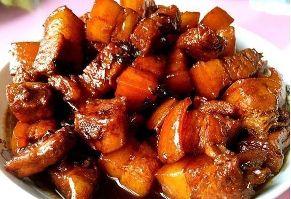 家常菜:红烧肉,麻辣酥鱼,手撕包菜
