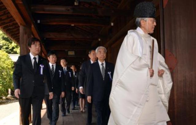 靖国神社举办了为期两日的秋季大祭活动,而时任新日本首相的菅义伟