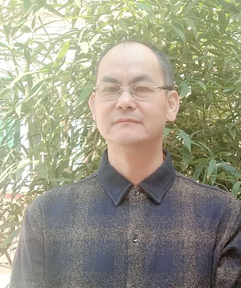 师从画家李一良先生,书画家,画家侯子敏先生学习书画.