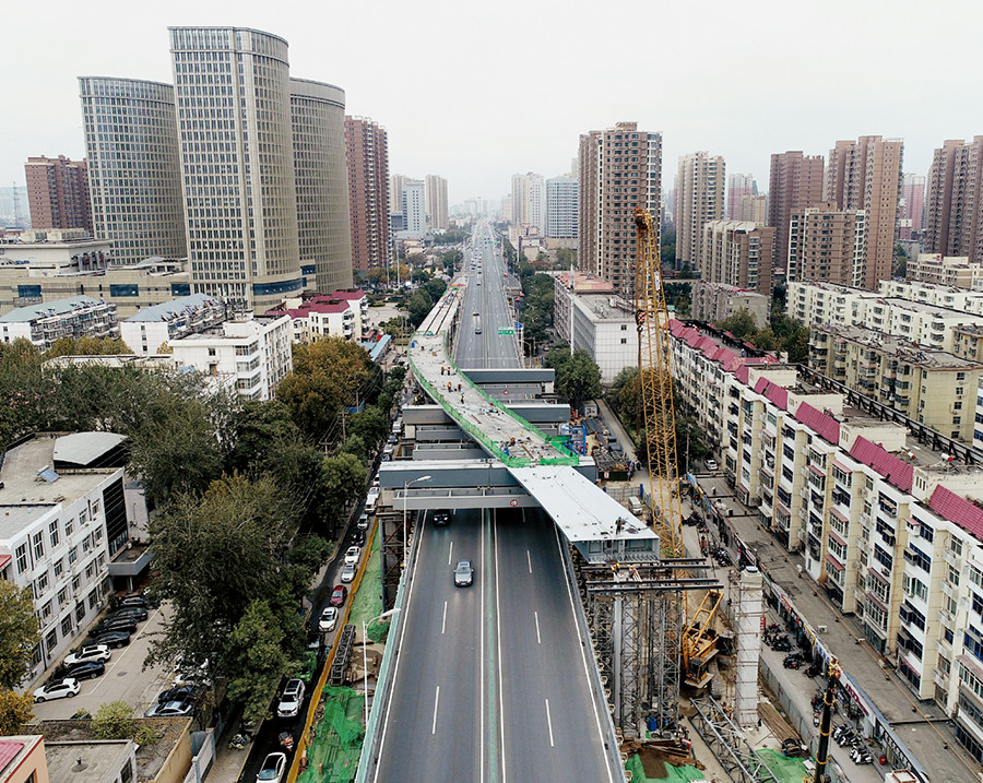 槐安路西二环立交桥昨首跨成功