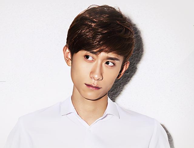 张一山|张一山又有新恋情？被拍与黄发女十指紧扣，深夜同回别墅超甜蜜