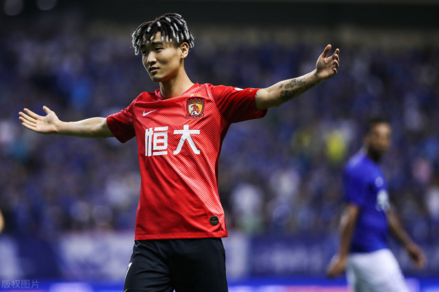 场上桀骜不驯,场下化身"宠妻狂魔"|韦世豪|广州恒大|山东鲁能|鲁能