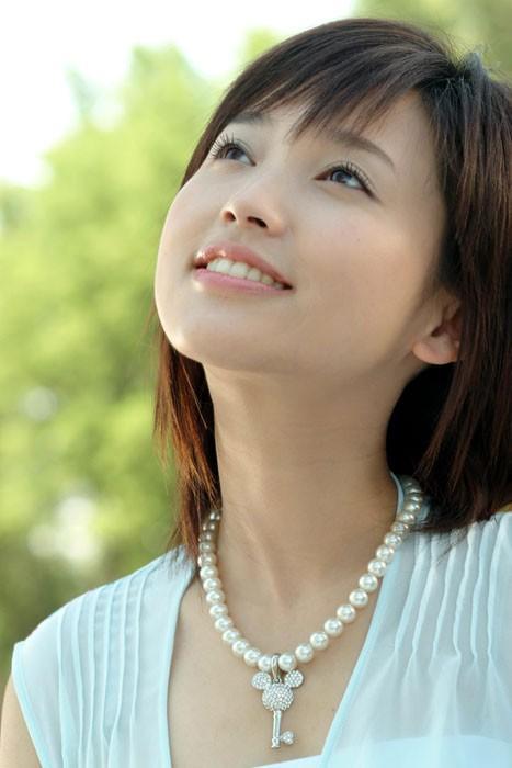 39岁金莎约会,男孩酷似许光汉?