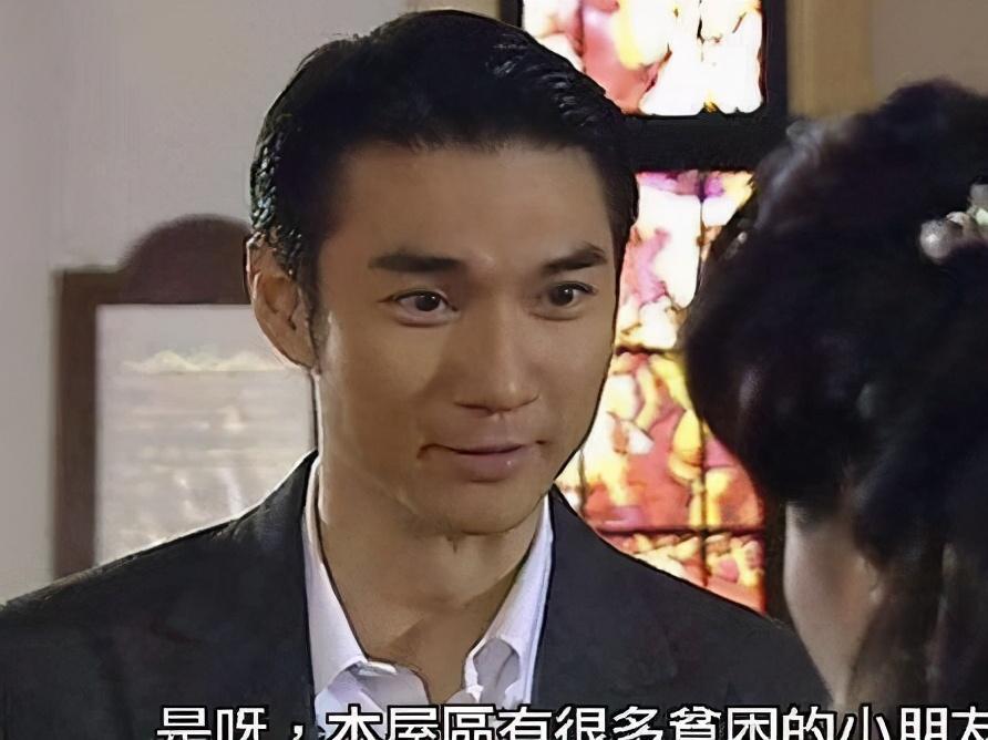 56岁tvb御用"斯文败类"郭耀明近照曝光,和男性友人出双入对_腾讯新闻