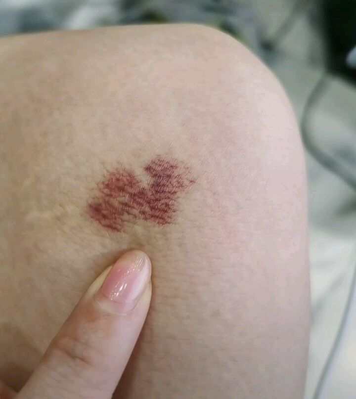 草帽姐|上演苦肉计炒作卖货？草帽姐直播间大哭，被老公家暴抓头发伤透心