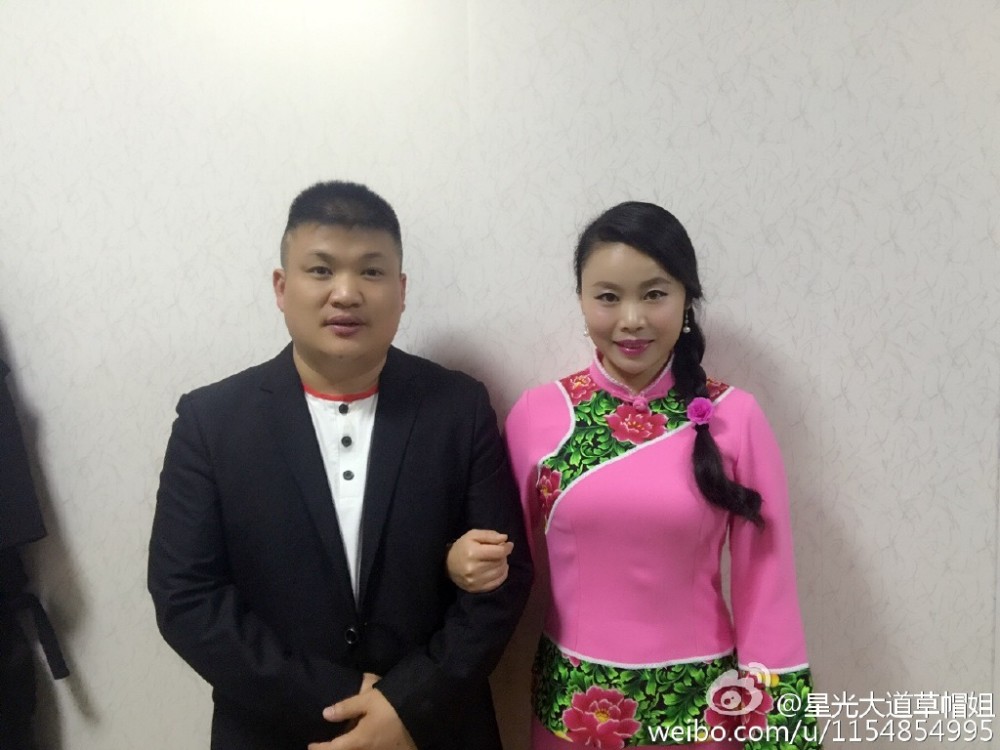 草帽姐|上演苦肉计炒作卖货？草帽姐直播间大哭，被老公家暴抓头发伤透心