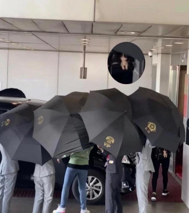 马天宇|马天宇获30多名保安手拉手保护，行走其中疑默许，现场并无粉丝