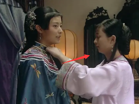 赵丽颖|赵丽颖新剧路透曝光，红衣皮鞋还原农村妇女，被指有下巴后缩危险