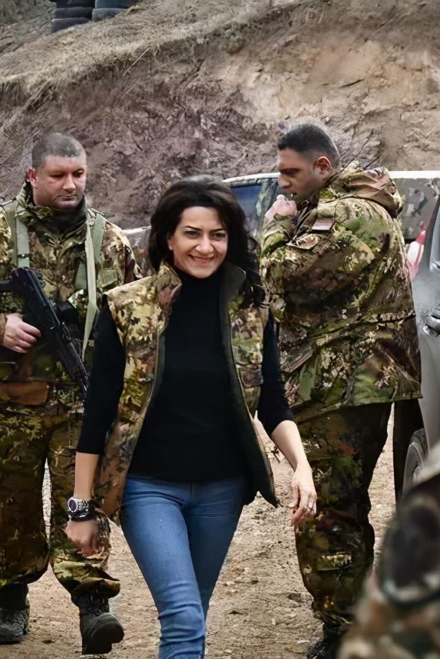 亚美尼亚总理夫人宣布参战,儿子已经在战场!到了最危险时刻?