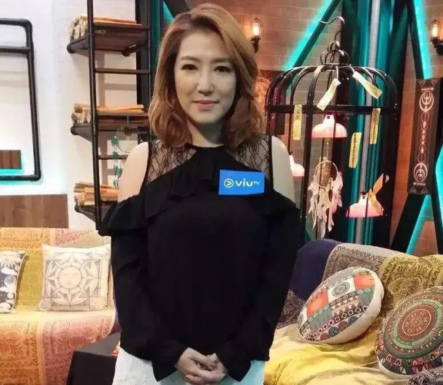 此前关宝慧在采访中透露过自己的理想型,"不要外籍人士,不要瘦弱的小