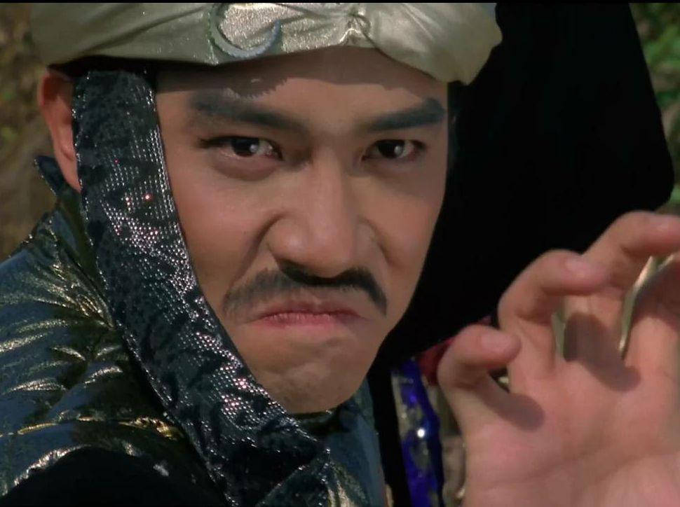 80岁吴耀汉罕见现身指导后辈拍摄mv并出演身家35亿富有