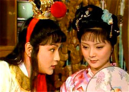 薛宝钗|给宝玉做过针线活的四个女孩，四种心态！