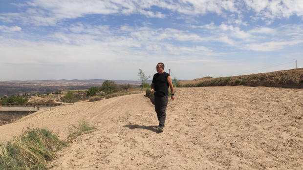 王小帅导演新作沃土首曝海报