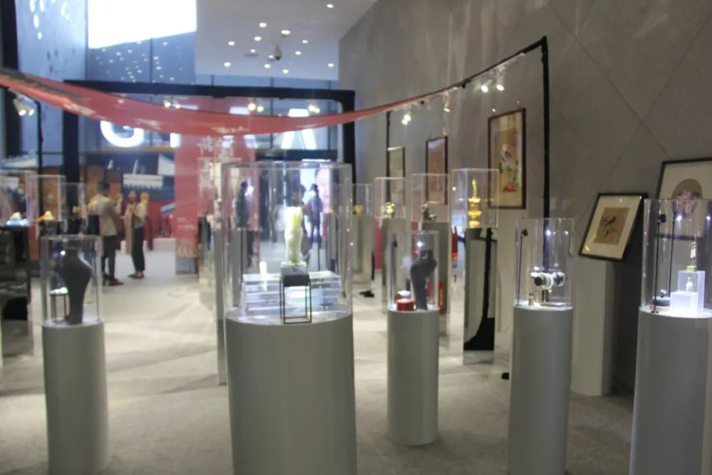 古董|2020年嘉德典亚开幕：会友人、谈艺术，再做单生意