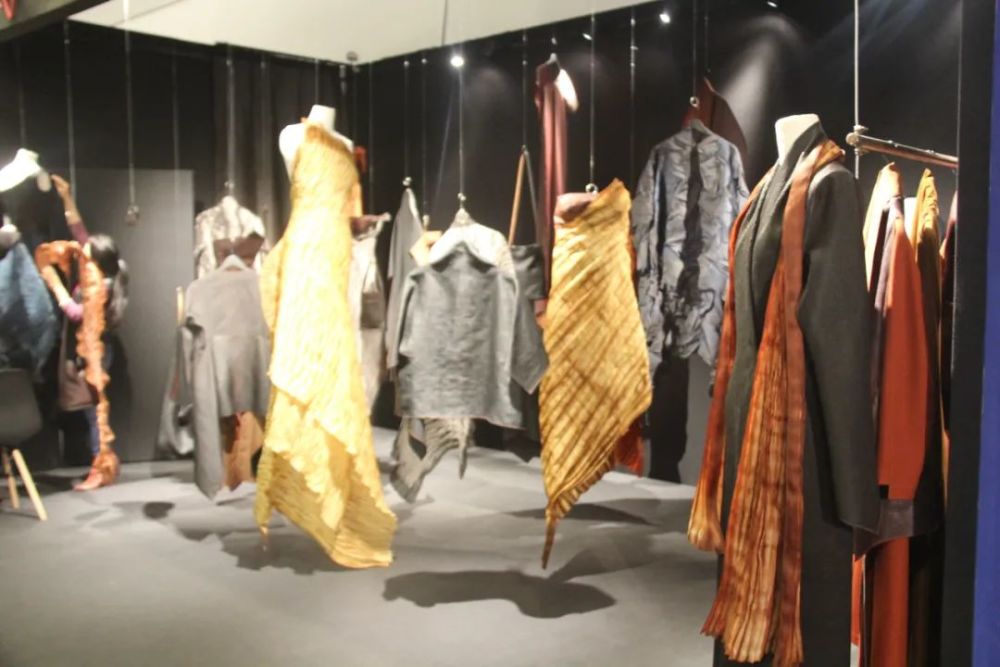 古董|2020年嘉德典亚开幕：会友人、谈艺术，再做单生意