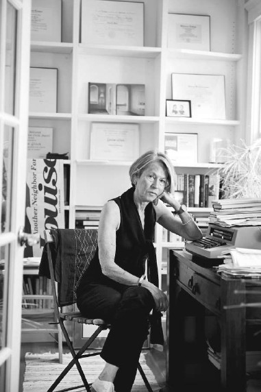 郝莉|“在我苦难的尽头有一扇门”说露易丝·格丽克，也说我们小镇的诗人