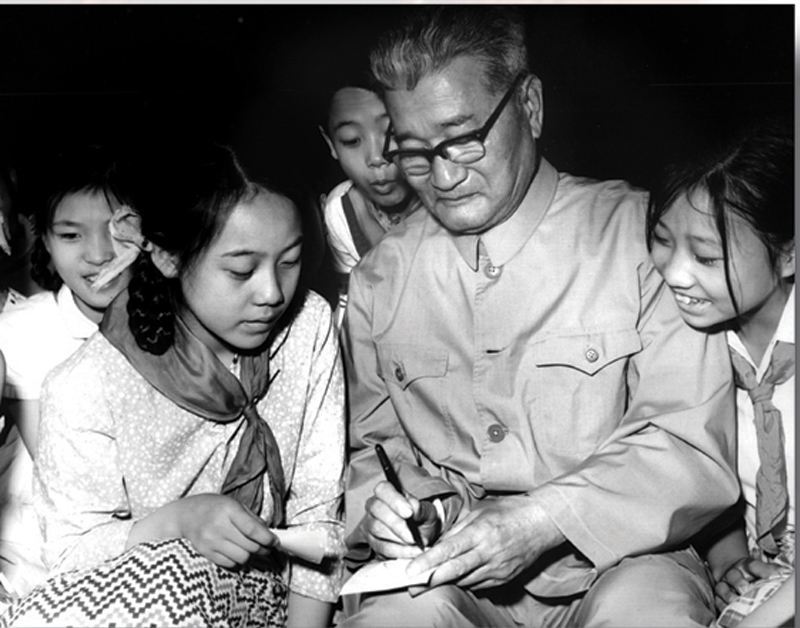 张乐平|《三毛流浪记》背后的真实故事：主人公冻死路边，作者忍痛创作